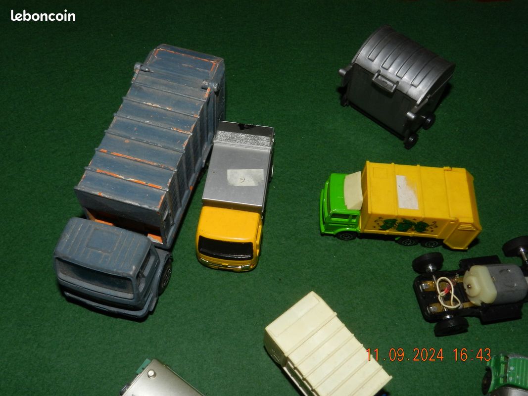 Lot de voitures de circuit et de camions (image 3)