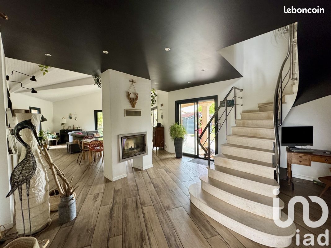 Propriété 7 pièces 200 m² (image 5)