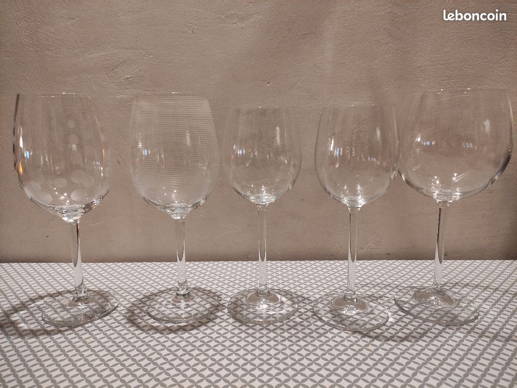 Verres à vin (image 1)