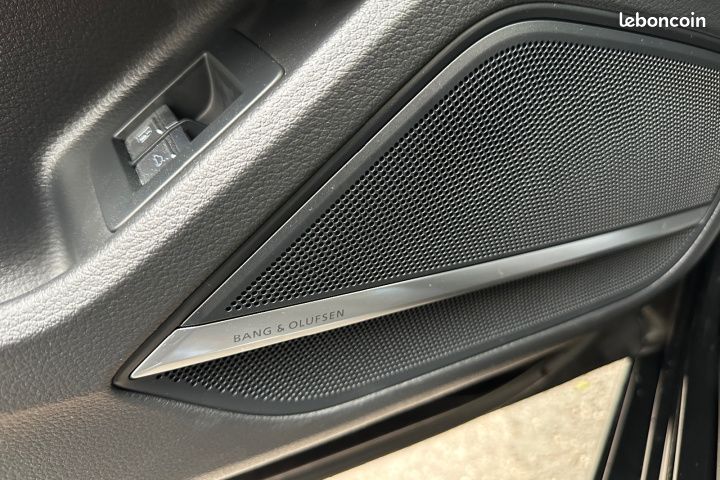 AUDI A8 IV 60 TFSIE 449 AVUS QUATTRO TIPTRONIC 8 340Ch Garantie 12 mois (image 17)