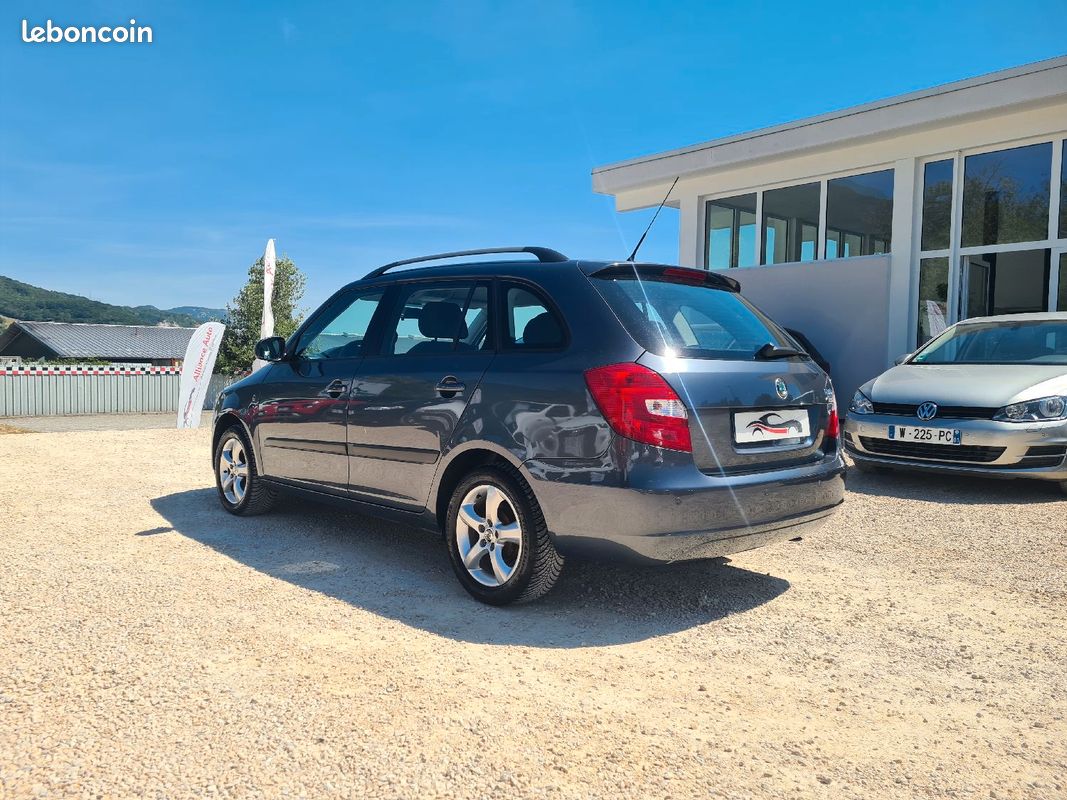 SKODA Fabia Break - 1.2 Style Edition 70ch essence (image 7)