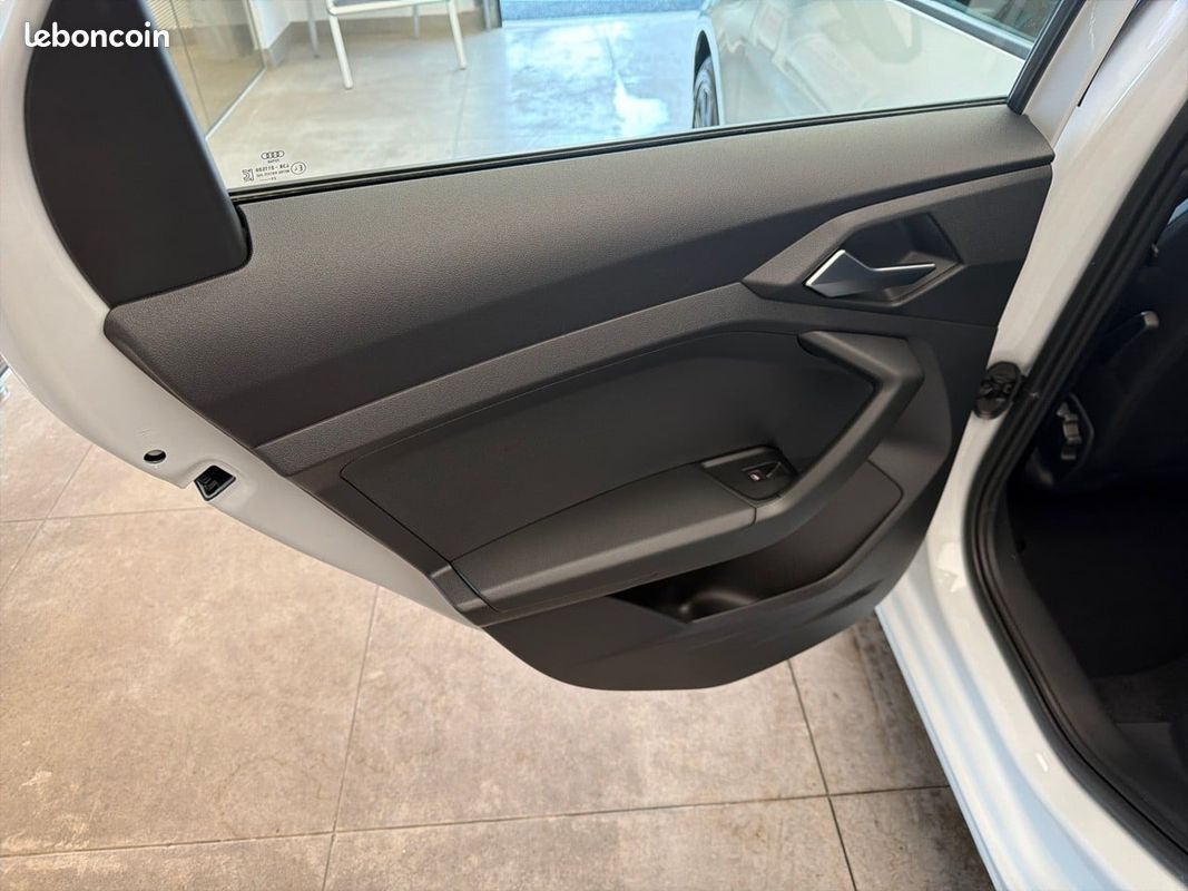 AUDI A1 Sportback 30 TFSI 116 ch S tronic 7 Design (image 28)