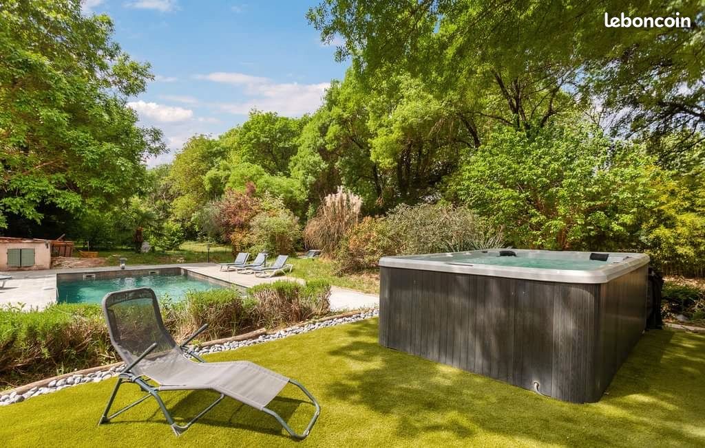 Gîte 12 couchages avec piscine et spa à Cabasse (image 2)