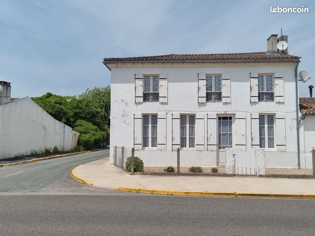 Maison 5 pièces 135 m² · à Hourtin · 135 m² · 160 000 €