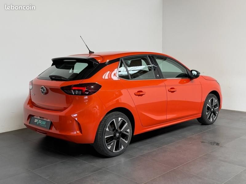 Opel Corsa Corsa-e 136 Elegance / Carplay / Caméra / SOH 87.6% (image 5)