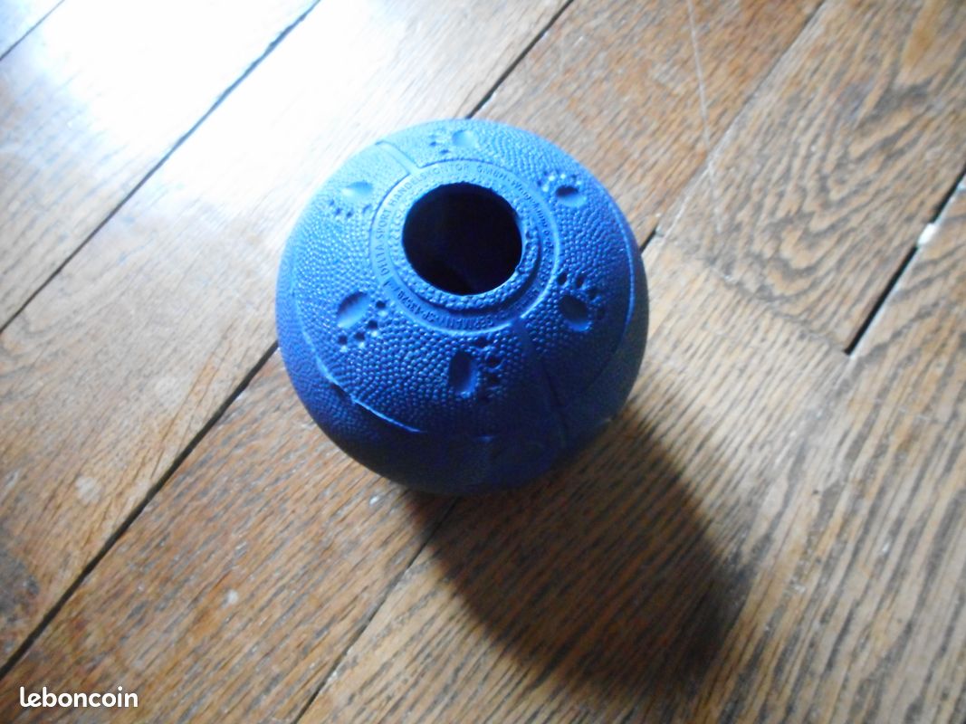 Balle à friandises pour chat ou petit chien (image 2)