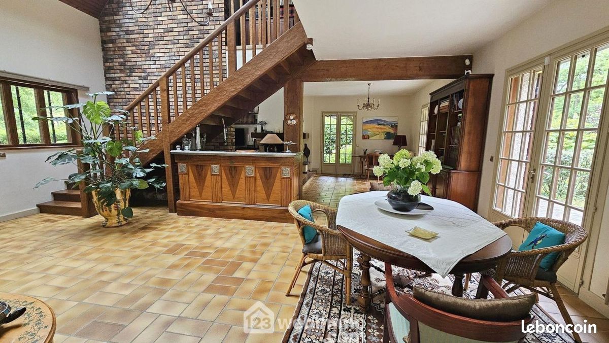 Maison 6 pièces 197 m² · à Noisy-sur-École · 197 m² · 639 800 €