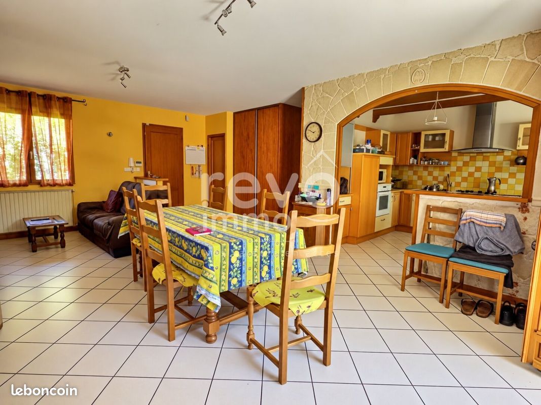 Maison 5 pièces 123 m² · à Saint-André-de-Corcy · 123 m² · 385 000 €