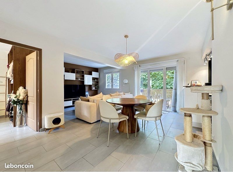 Appartement 3 pièces 67 m² · à Saint-Maur-des-Fossés · 67 m² · 1 700 €/mois