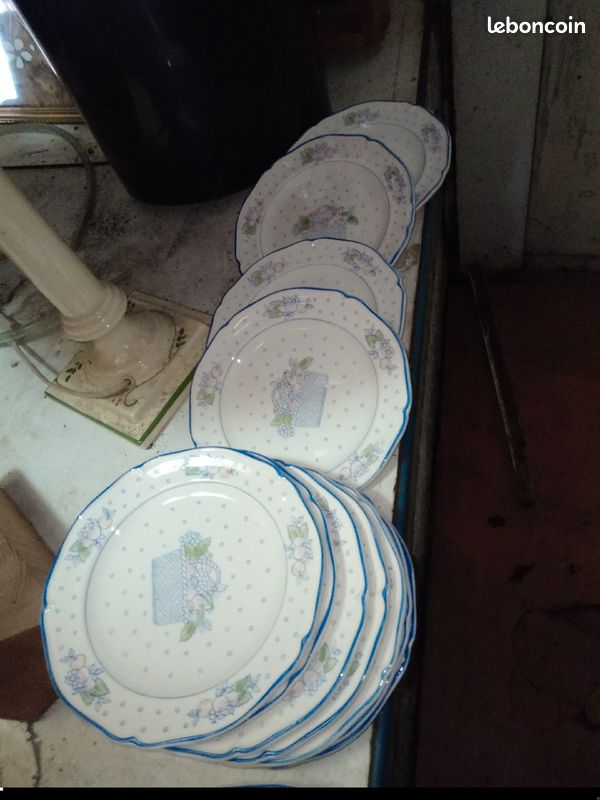 Lot de 12 ASSIETTES GIEN (image 2)