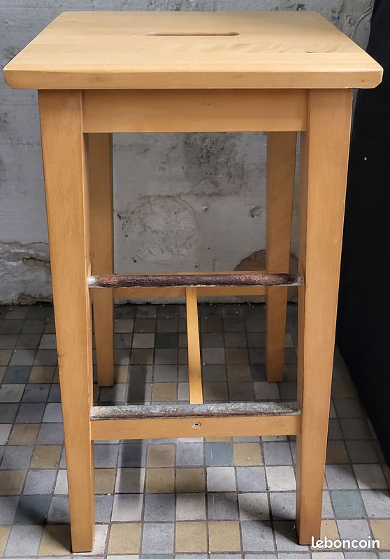 Mange debout Ikea et 3 tabourets (image 3)