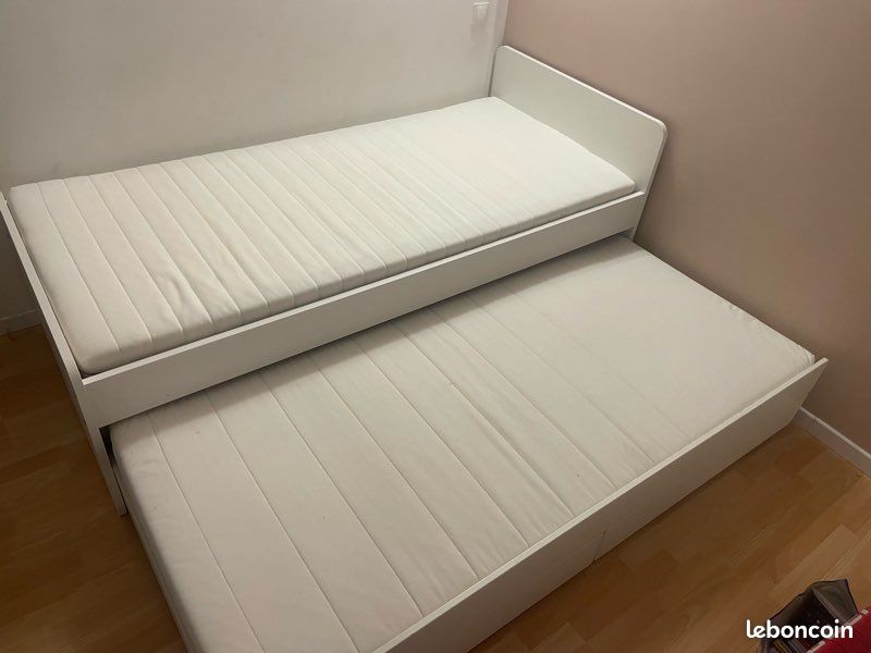 Lit (image 2)