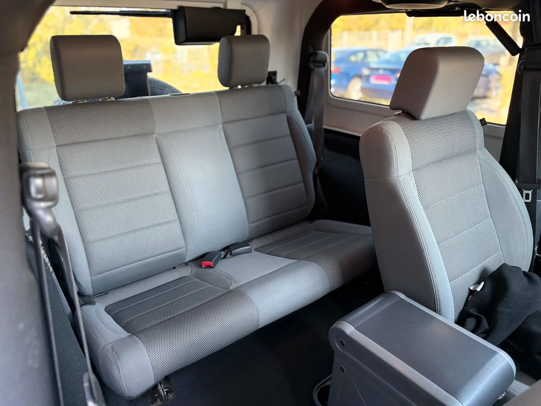 Jeep WRANGLER Rubicon 3.8 V6 199 CH BVA4 / Hardtop / Carplay / Camera De Recul (image 15)