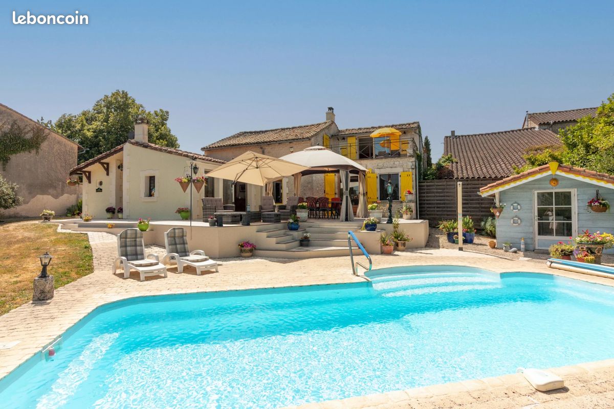 Maison 11 pièces 182 m² · à Rouillac · 182 m² · 424 000 €