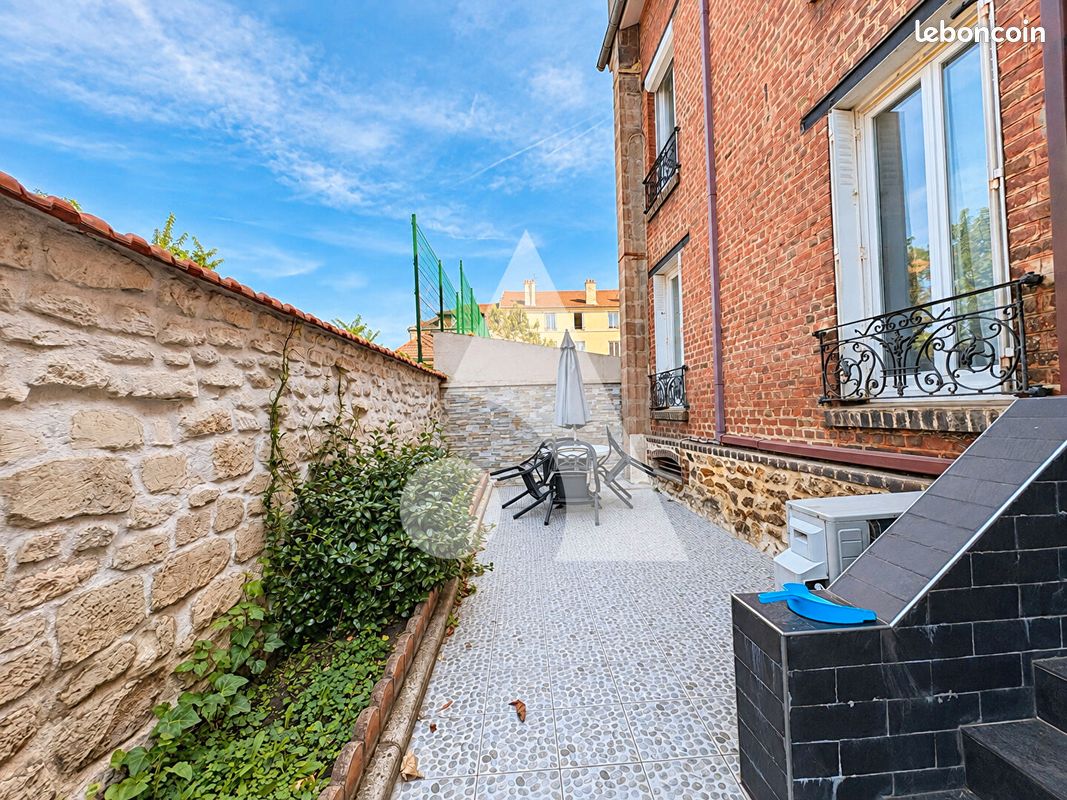 Maison 5 pièces 150 m² · à Saint-Denis · 150 m² · 680 000 €