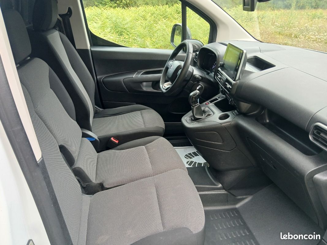 11.250ht Citroën berlingo BlueHDi 100ch Driver (image 5)