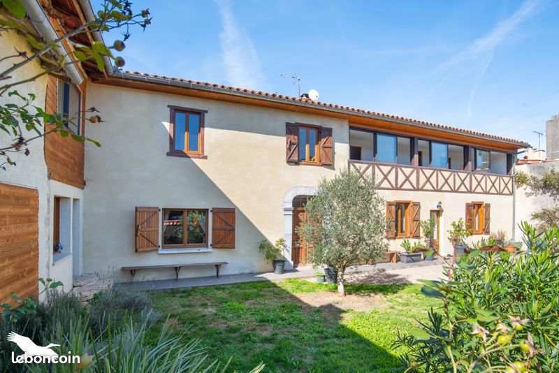 Maison 10 pièces 259 m² · à Saint-Plancard · 259 m² · 315 000 €