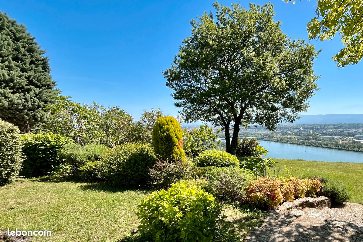 Maison 8 pièces 211 m² · à Soyons · 211 m² · 585 000 €