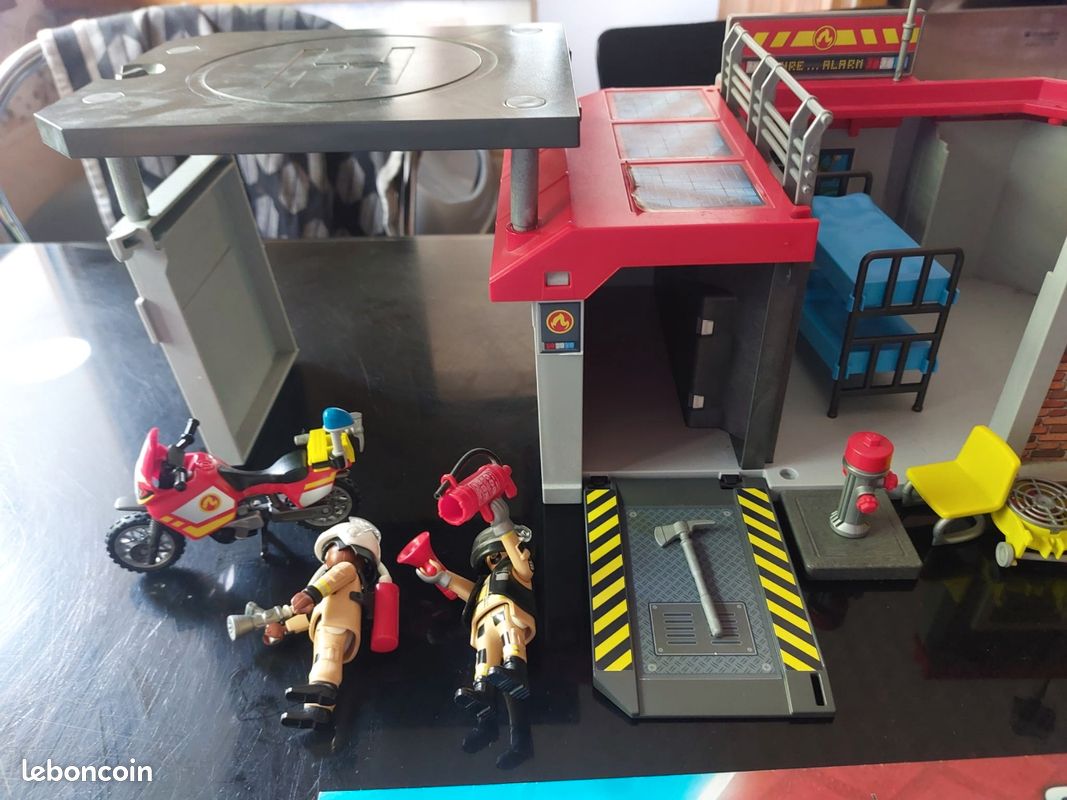 Playmobil 77193 caserne de pompier (image 1)
