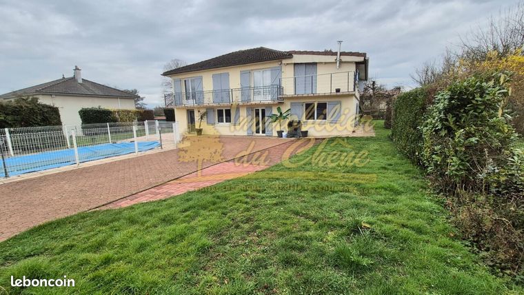 Pavillon 10 pièces 183 m²