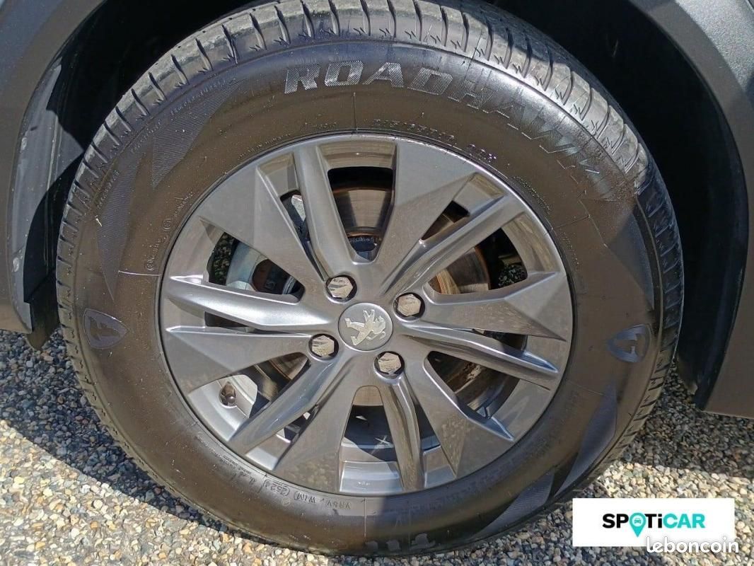 Peugeot 2008 PureTech 100 S&S BVM6 Style (image 11)
