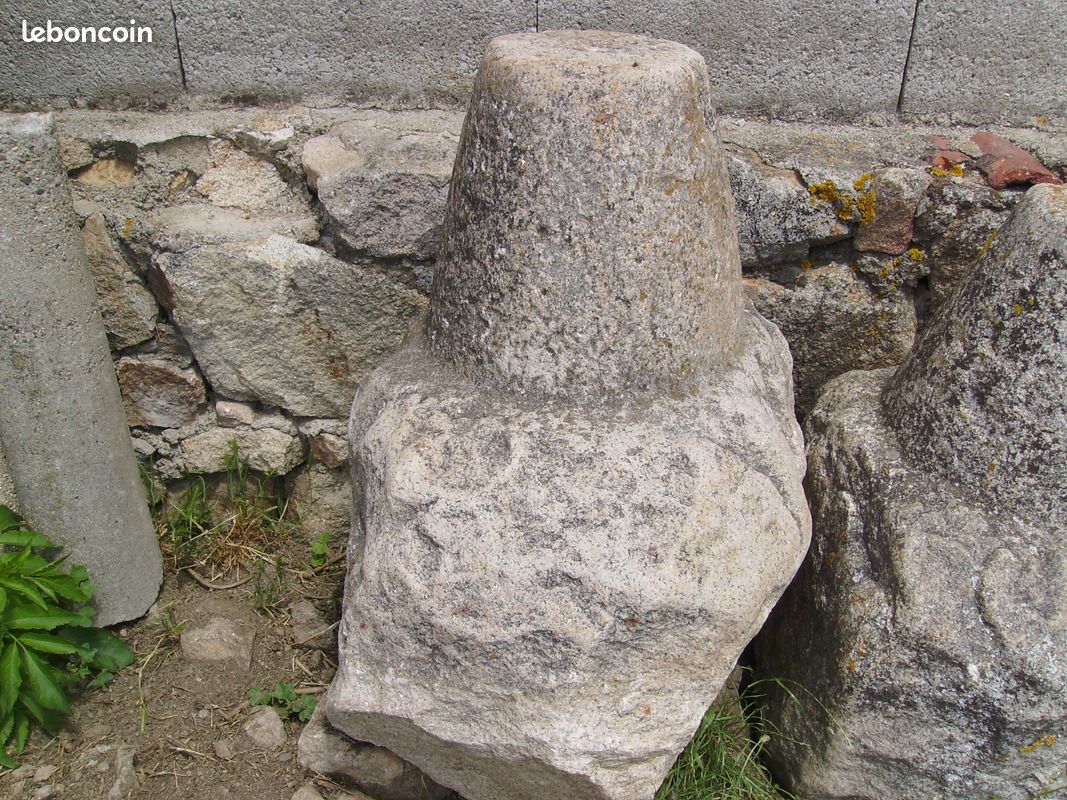 Bornes en pierre (image 2)