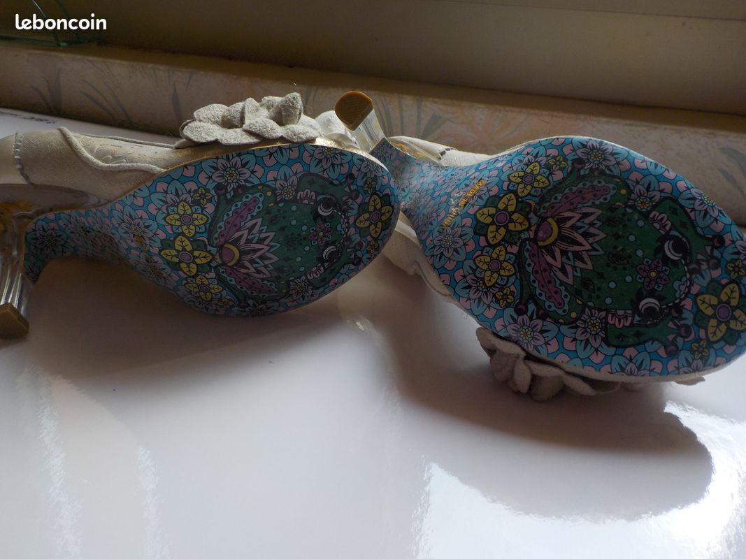 Superbes élégants , originaux et NEUFS jamais portés escarpins IRREGULAR CHOICE pointure 37 (image 8)