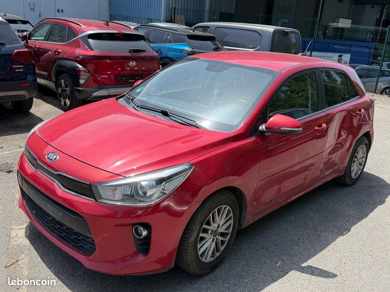 Kia Rio essence 100ch endommagé CARTE GRISE ok ✅ (image 2)