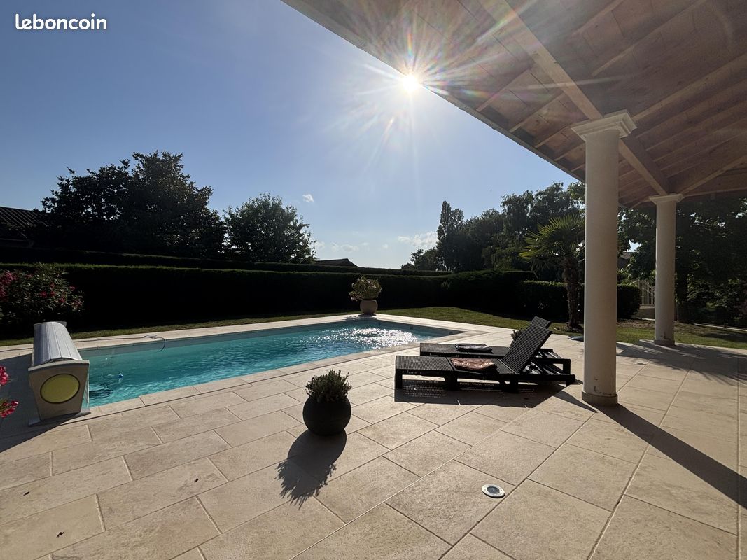 Maison 5 pièces 118 m² · à Villeneuve · 118 m² · 460 000 €