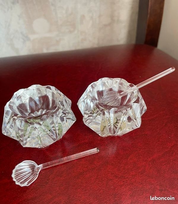 Salière et poivrière en cristal (image 1)