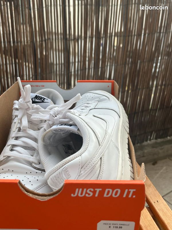 Nike Authentic Dunk Low Taille 39 (image 1)