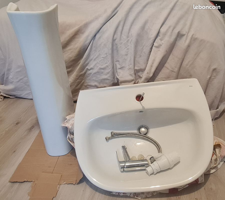 Lavabo sur pied (image 1)