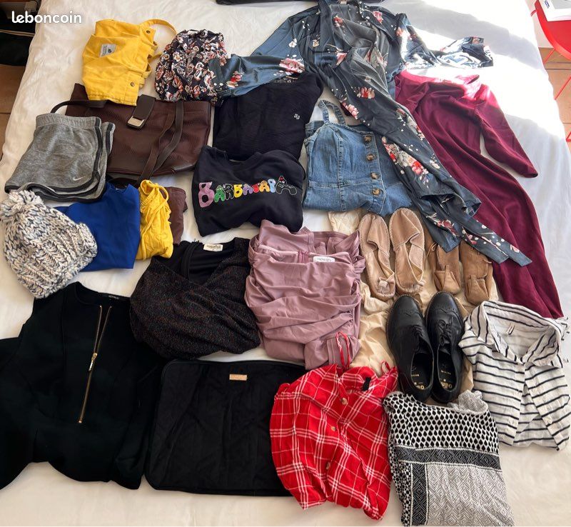 Vide dressing lot habits accessoires divers (image 1)