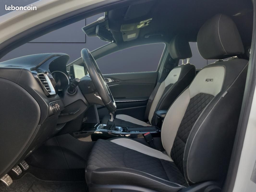 Kia ProCeed 1.0 T-gdi 120 Gt Line (image 10)