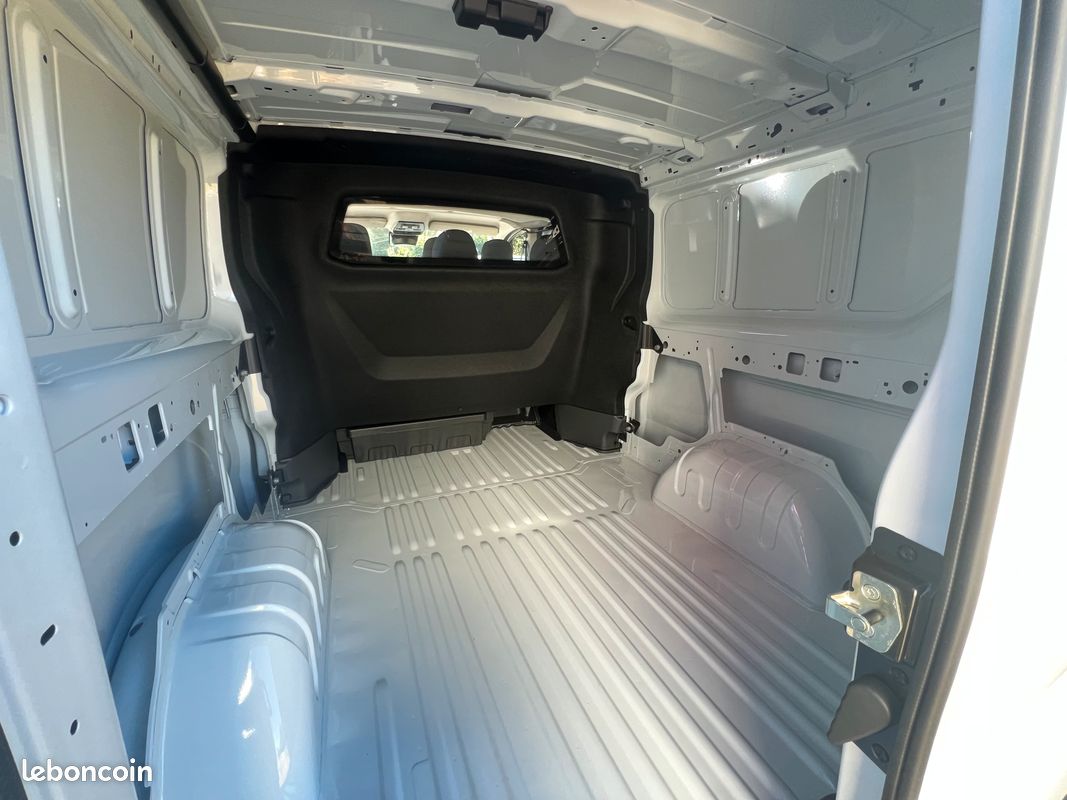 RENAULT TRAFIC Van Cabine Approfondie L2H1 ADVANCE 3T Blue dCi 150 - Dispo sur parc (image 7)