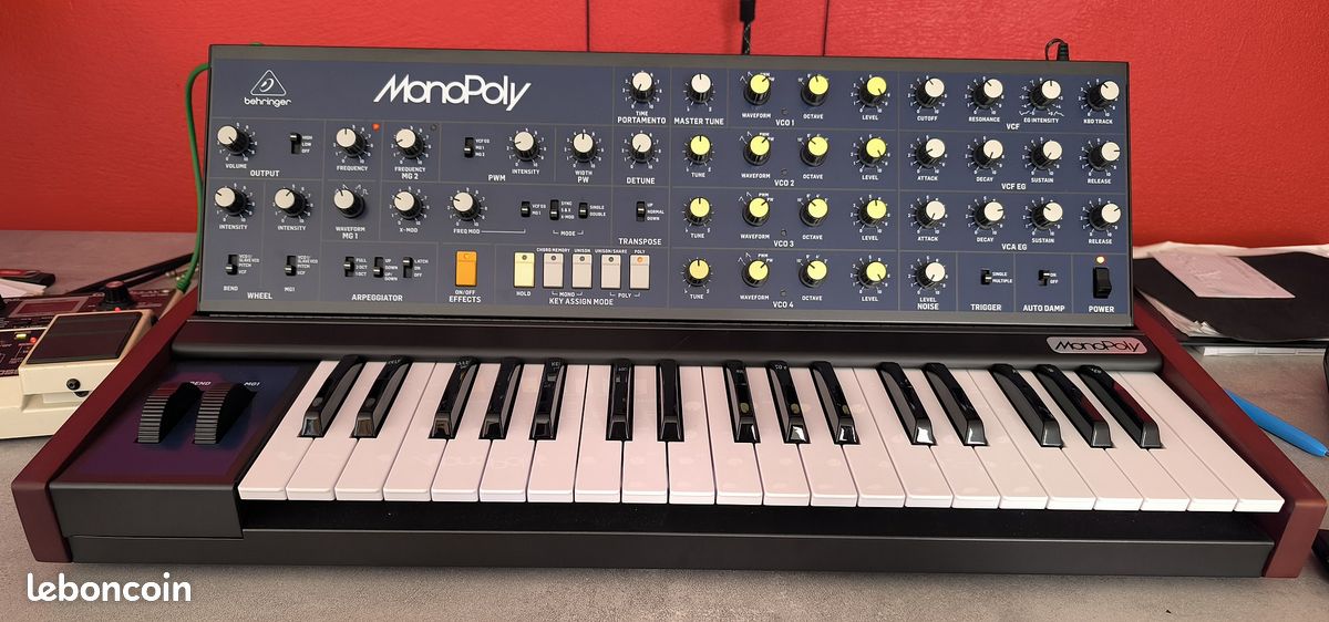 Synthétiseur Behringer MonoPoly état neuf (échange possible) (image 1)