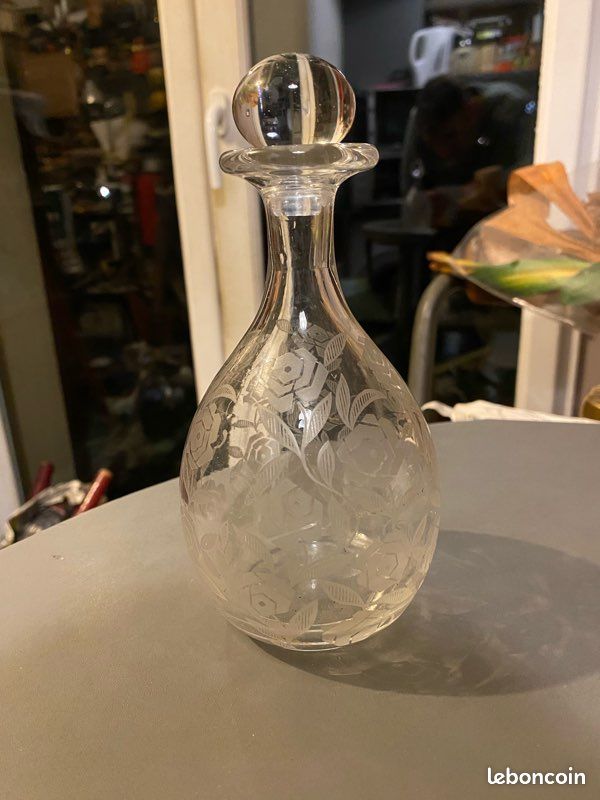 Ancienne petite carafe verre, cristal? Motif floral géométrique art déco vintage (image 1)