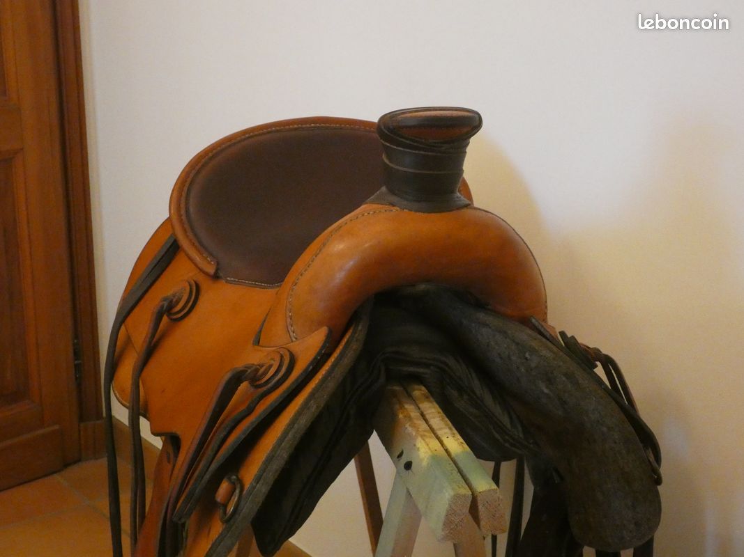Selle Western 16 Pouces - Eco-cuir Noir Et Marron - Finition Tambour - YK