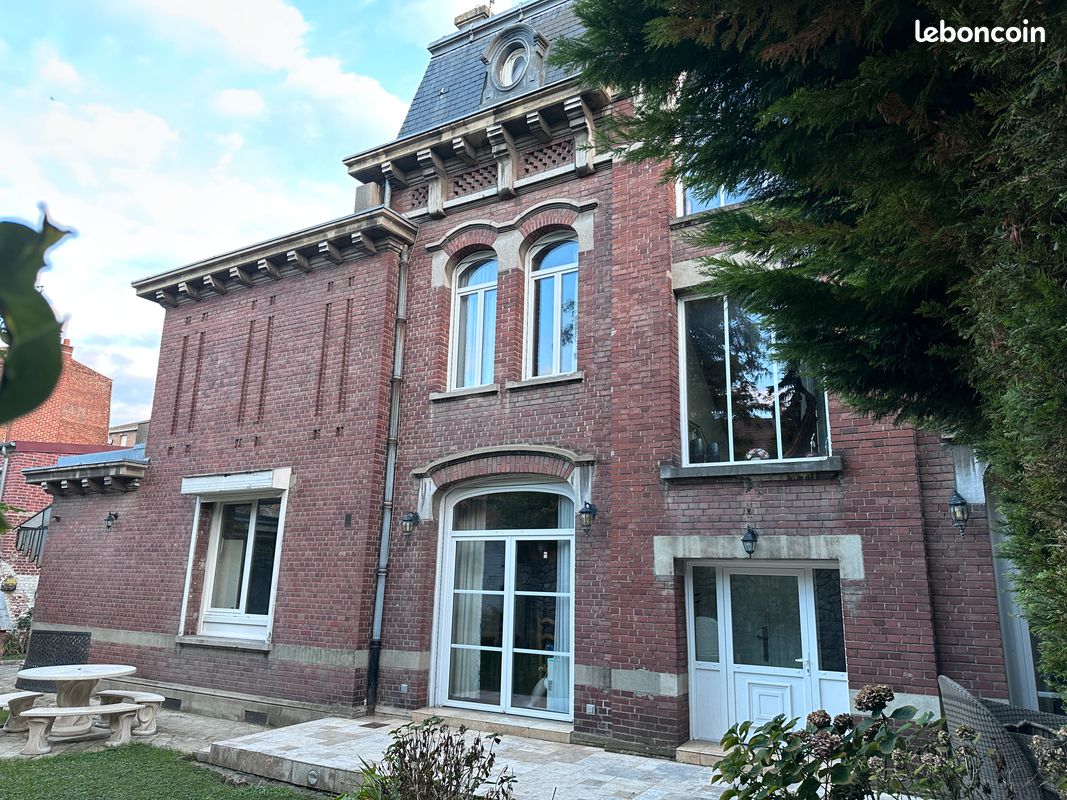 Maison 12 pièces 307 m² · à Lens · 307 m² · 775 000 €