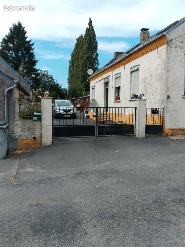 Maison 4 pièces 100 m² · à Mennevret · 100 m² · 70 000 €