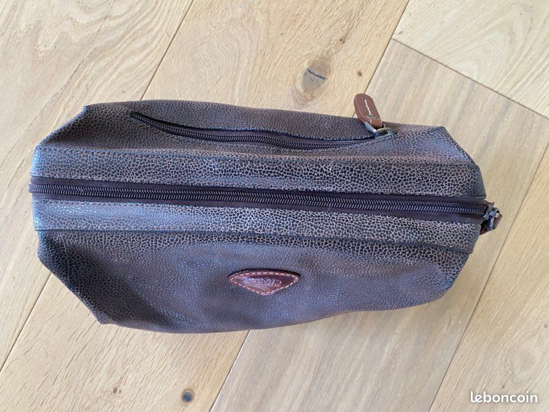 Trousse de toilette cuir (image 2)