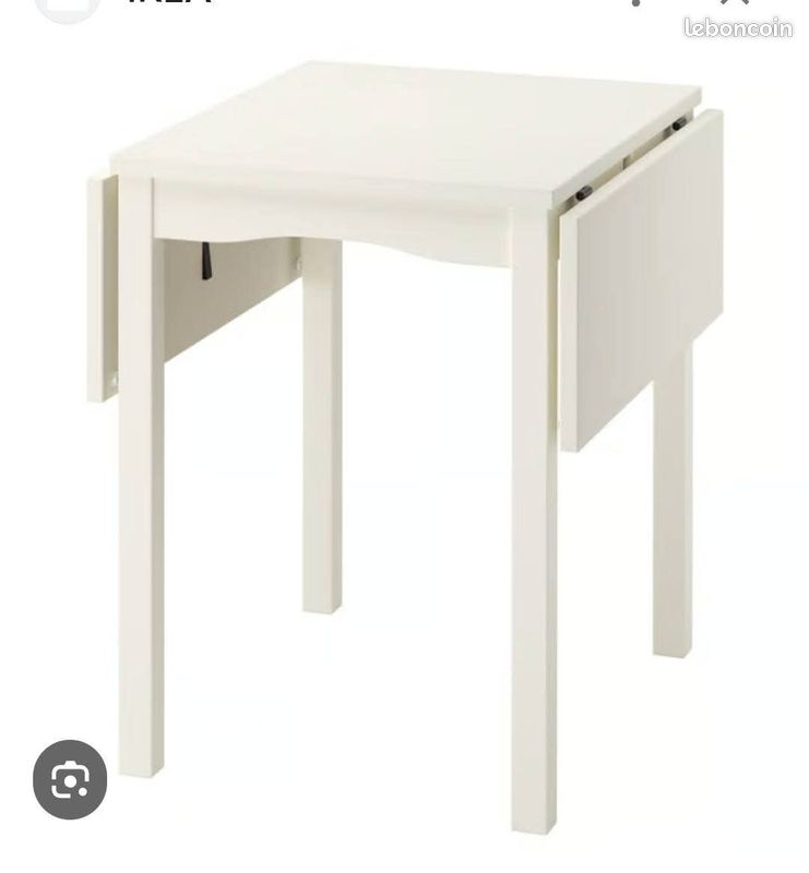 Table pliante Ikéa et deux chaises (image 2)
