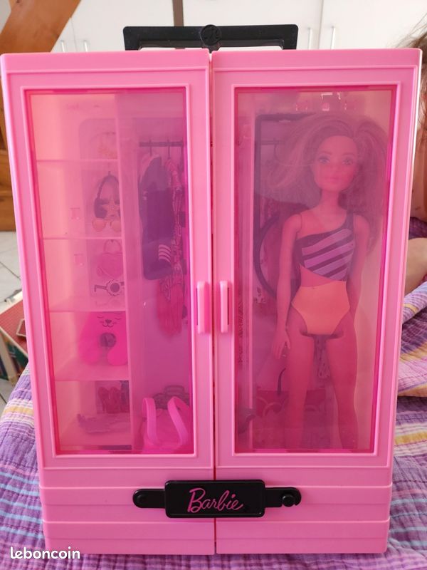 Dressing poupée barbie (image 1)