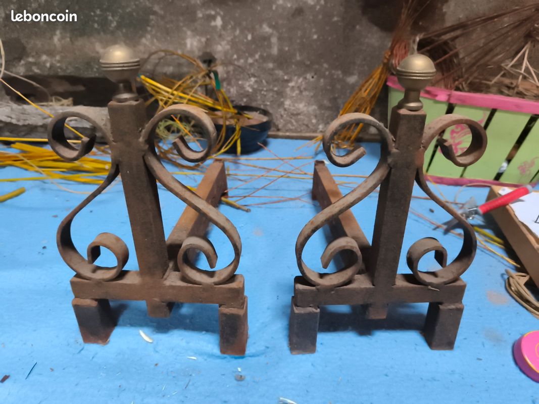 Paire De Chenets De Cheminée En Bronze Doré – Style Classique, Occasion