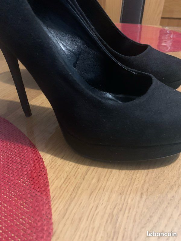 ☆☆ Escarpins noirs à plateforme Paris Texas - Taille 40 en TBEG ☆☆ (image 2)