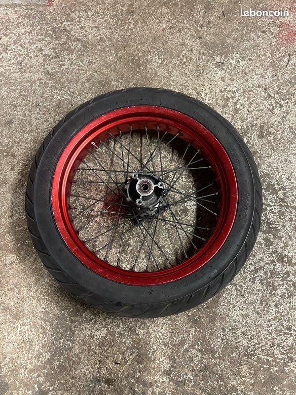 Losi LOS41023 Pneus arrière à 4 rangées, montés, rouge 2