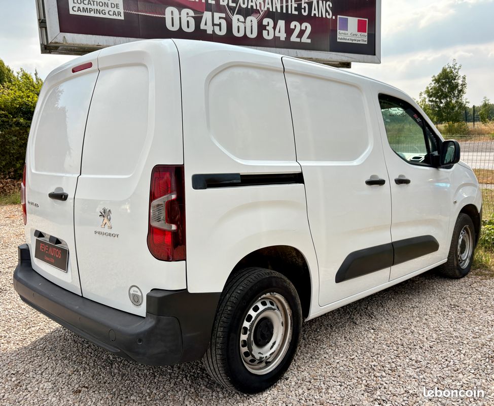 PEUGEOT PARTNER 1.5 BLUEHDI 75 CH FINITION PREMIUM 03/2020 91381 KM 11990e GARANTIE 6 MOIS TOTALE POSSIBILITÉ D'EXTENSION DE GARANTIE DE 48 MOIS REPRISE / FINANCEMENT POSSIBLE (image 3)