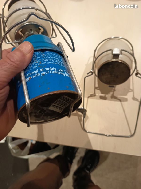 Lot d'une lampe de marque camping gaz avec un verre supplémentaire et un brûleur (image 12)