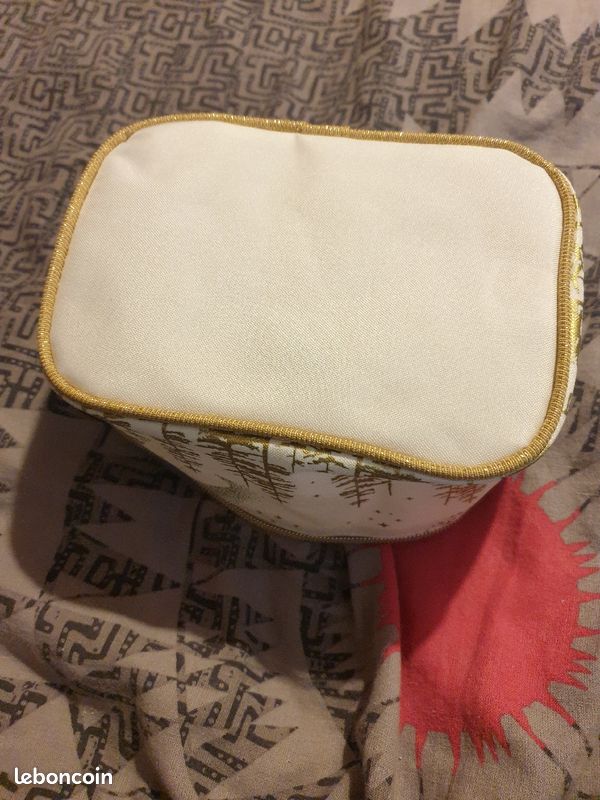 Trousse de toilette yves rocher (image 2)
