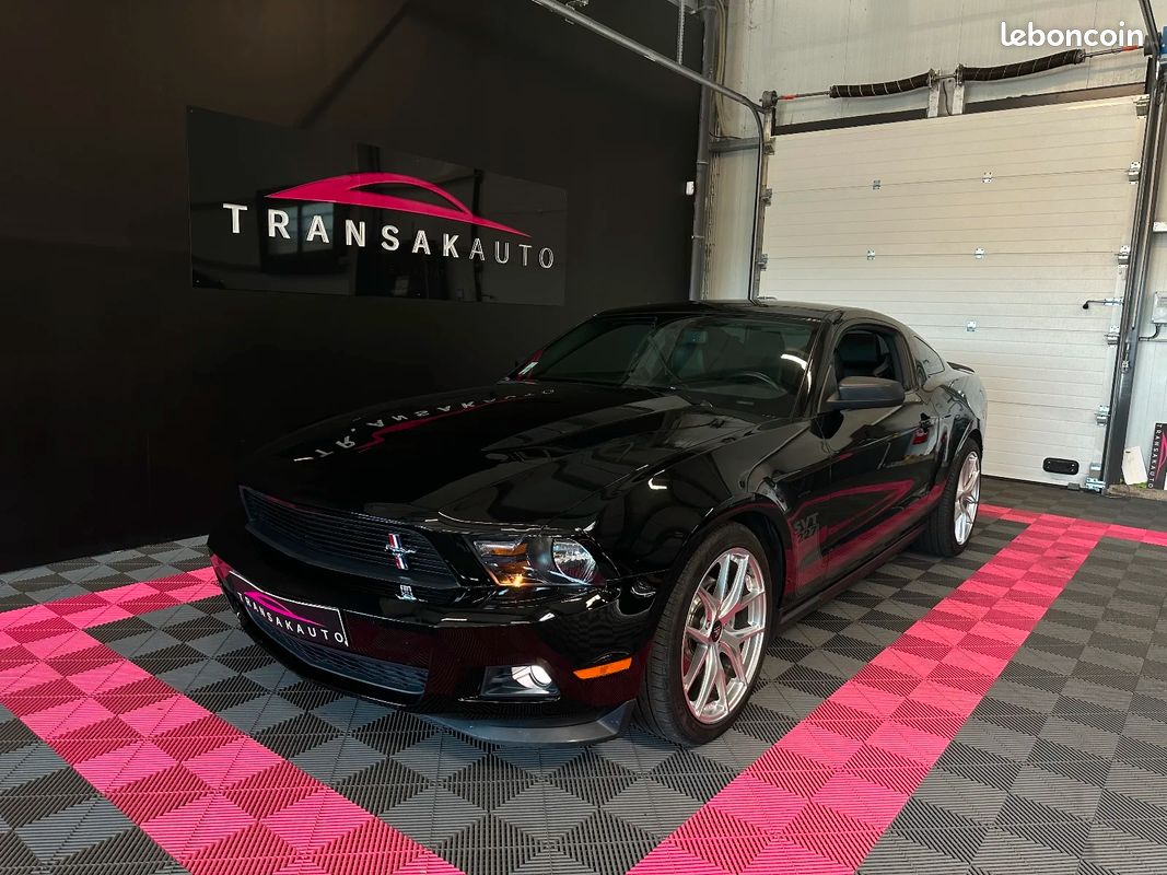 Ford mustang 3.7 v6 gt - révision effectuée (image 3)